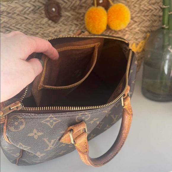 āSOLDāAuthentic Louis Vuitton Speedy 25 - Picture 3 of 7